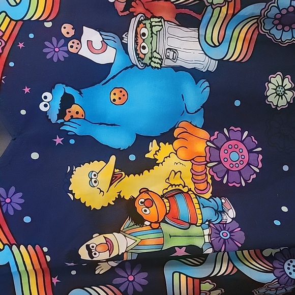 NWT Sesame Street Tooniforms Scrub Top 2XL - Picture 3 of 7